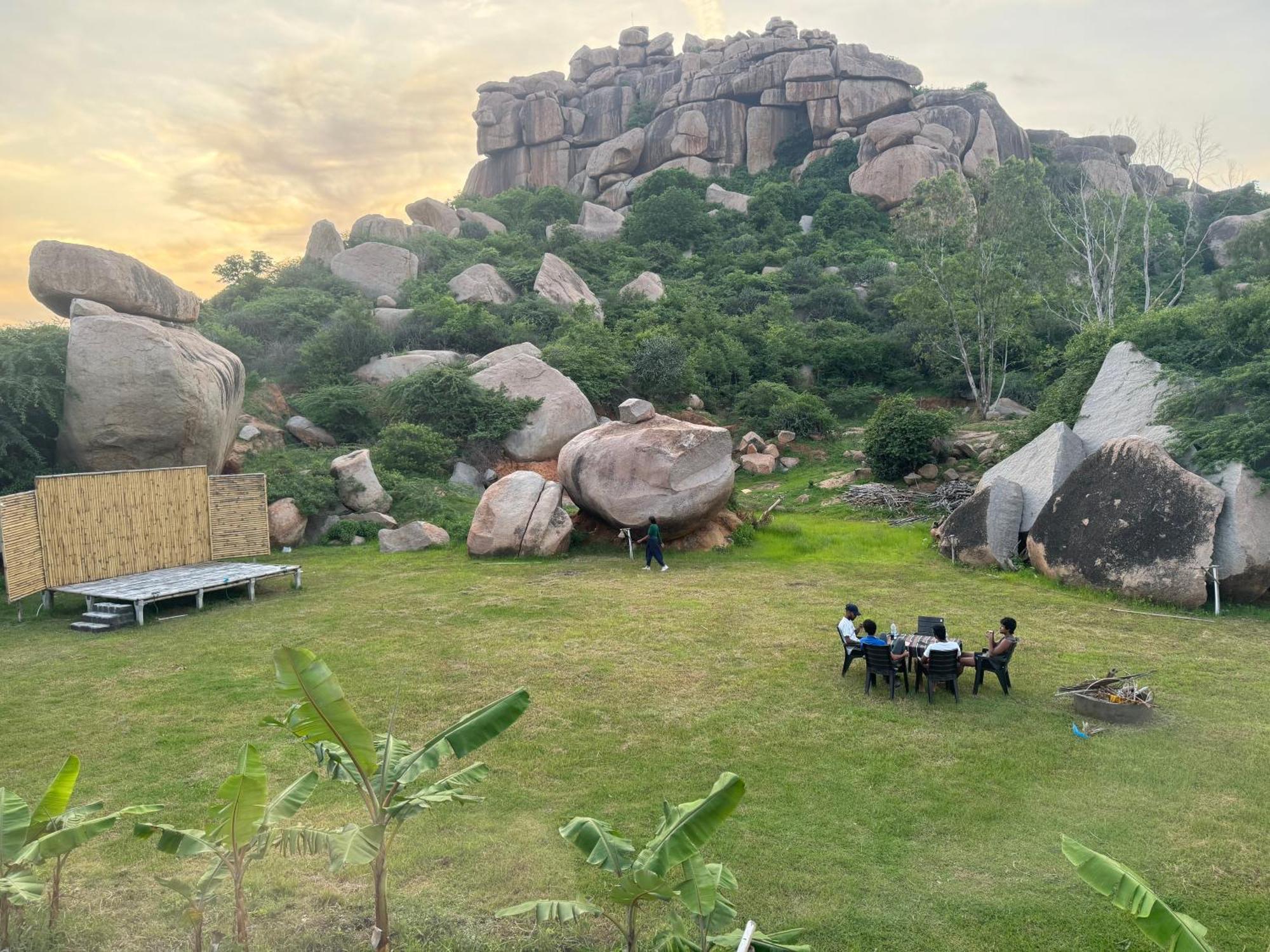 Hotel Hill Stone View Hampi Esterno foto