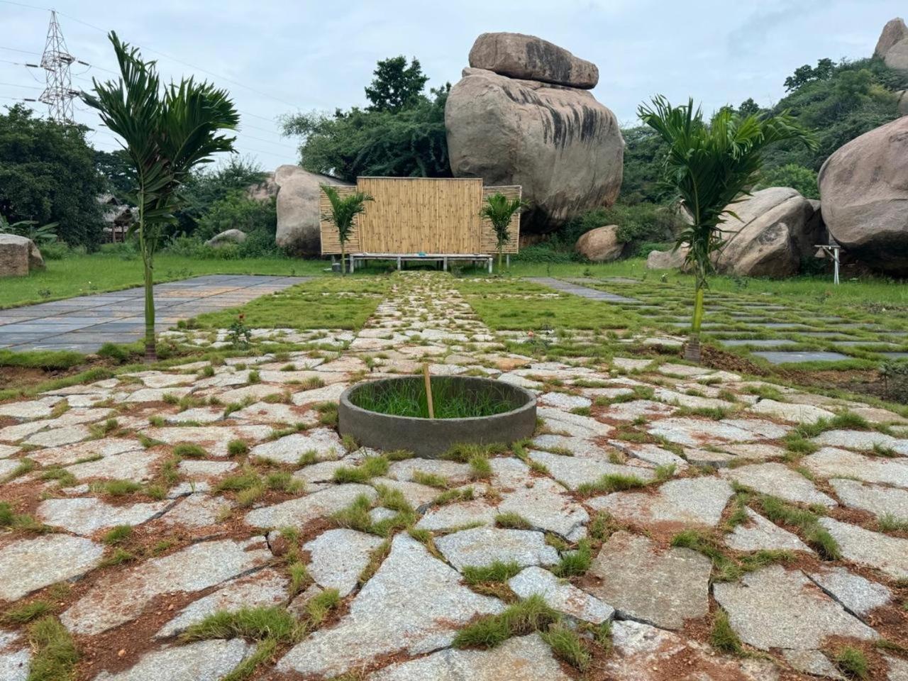 Hotel Hill Stone View Hampi Esterno foto