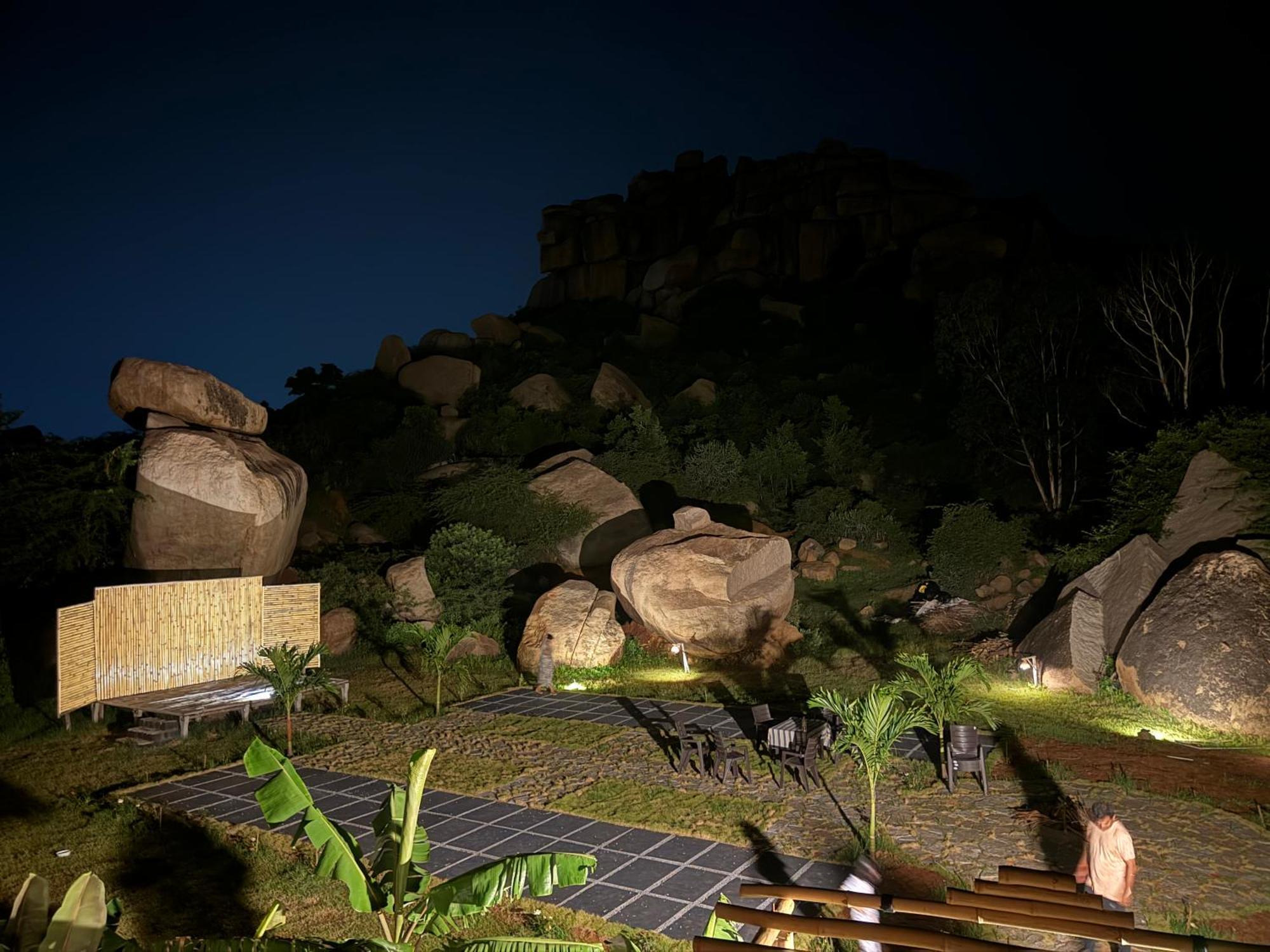 Hotel Hill Stone View Hampi Esterno foto