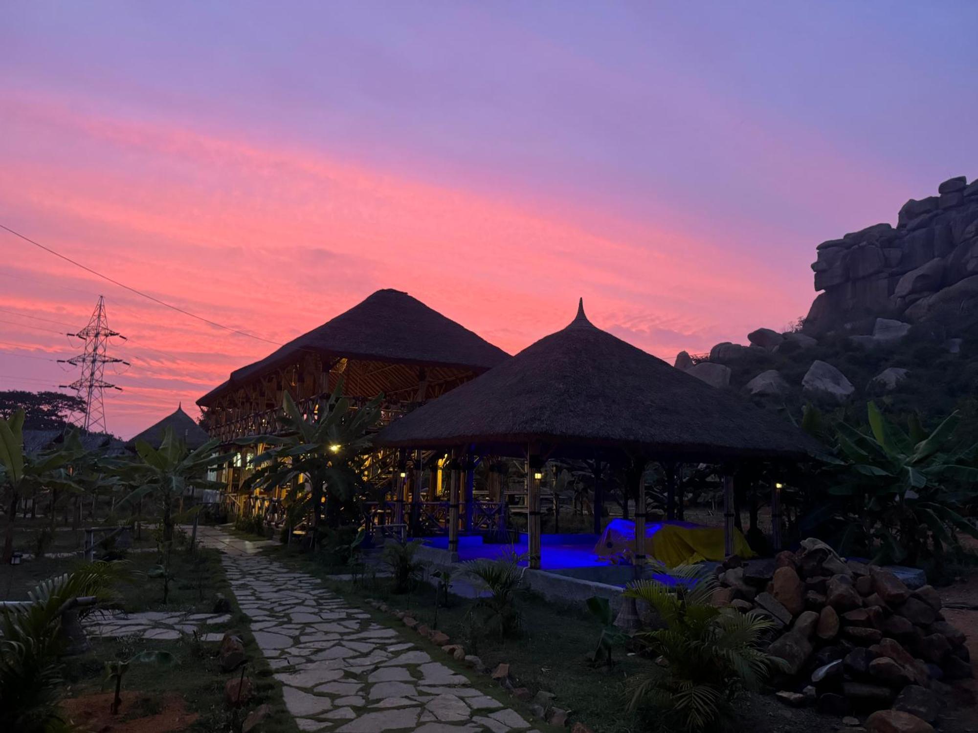 Hotel Hill Stone View Hampi Esterno foto